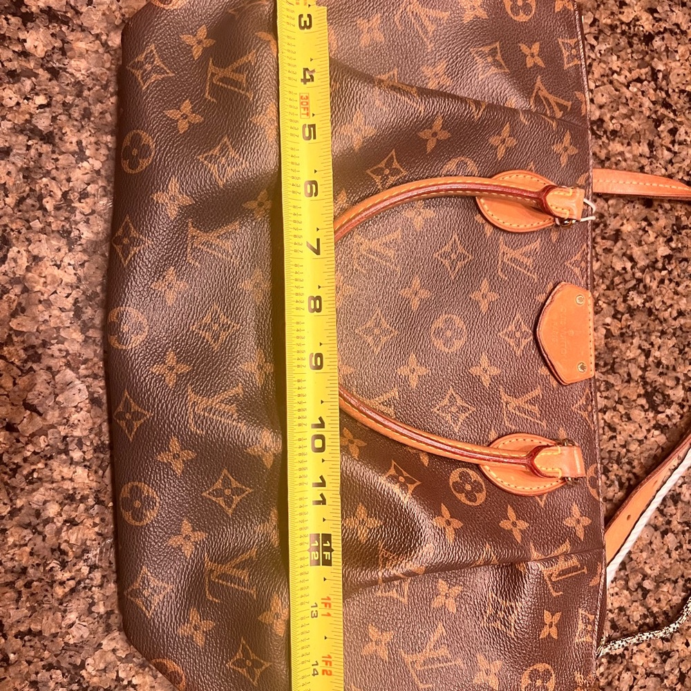 Louis Vuitton Turenne MM - Picture 15 of 16